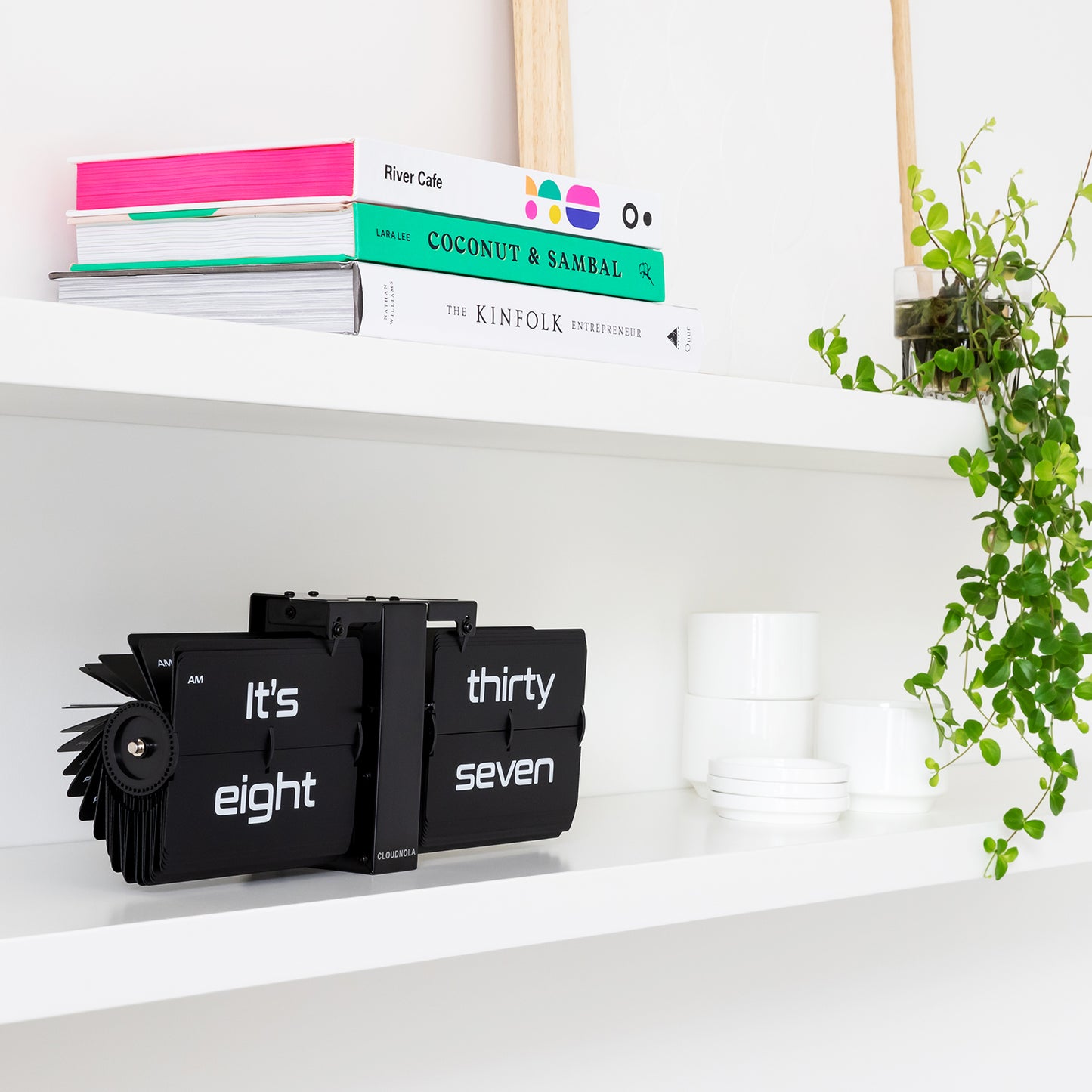 Flipping Out English Black Flip Clock