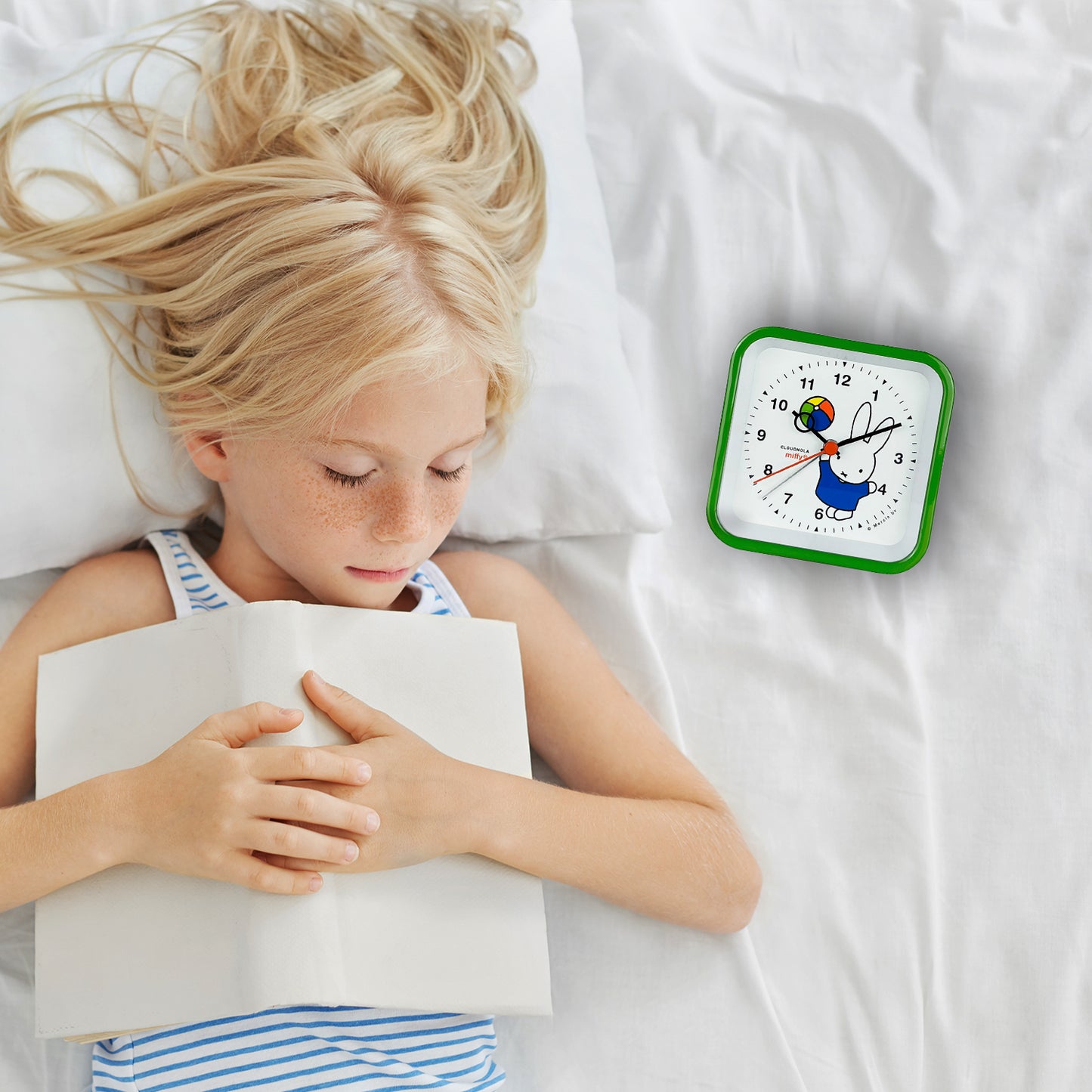 Miffy Green Alarm Clock - Nijntje Analog Timepiece - LED Light - Snooze Function - Dutch Design