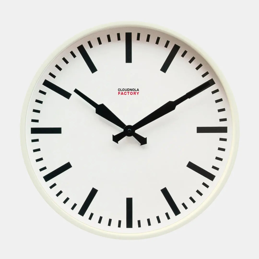 White XL - Clock Cloudnola