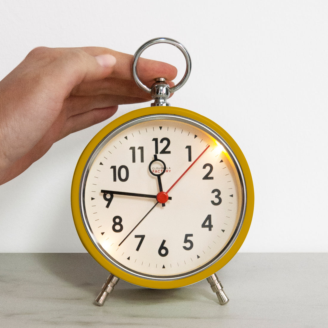 How to Use an Analog Alarm Clock