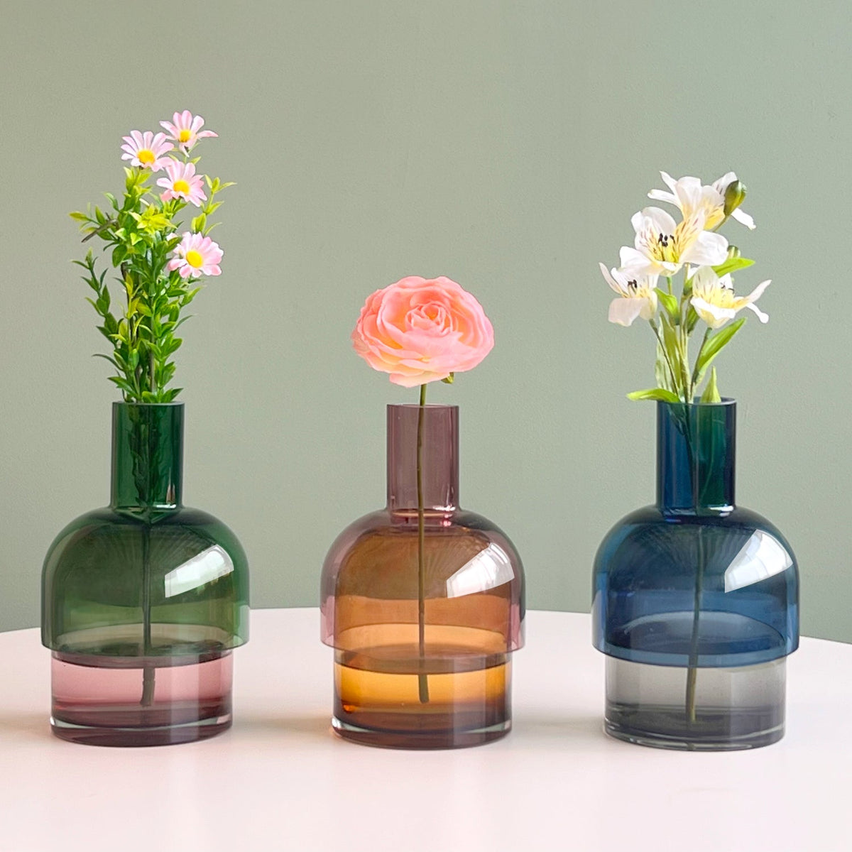 Cloudnola Featured in Drew & Jonathan’s Best Flower Vases List