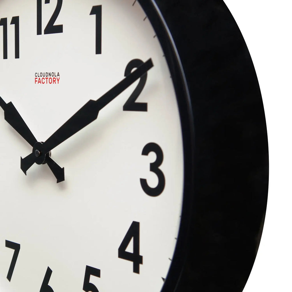 Black XL - Clock Cloudnola