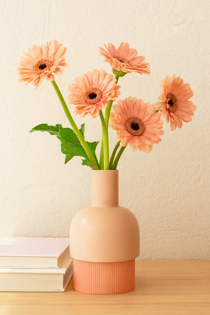 Flip Med Nude and Coral Ceramic Vase