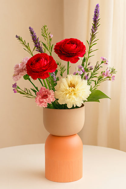 Flip Med Nude and Coral Ceramic Vase