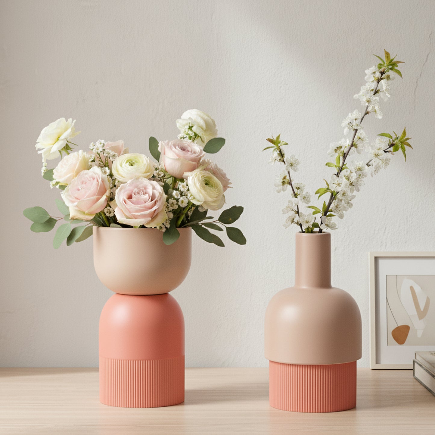Flip Med Nude and Coral Ceramic Vase