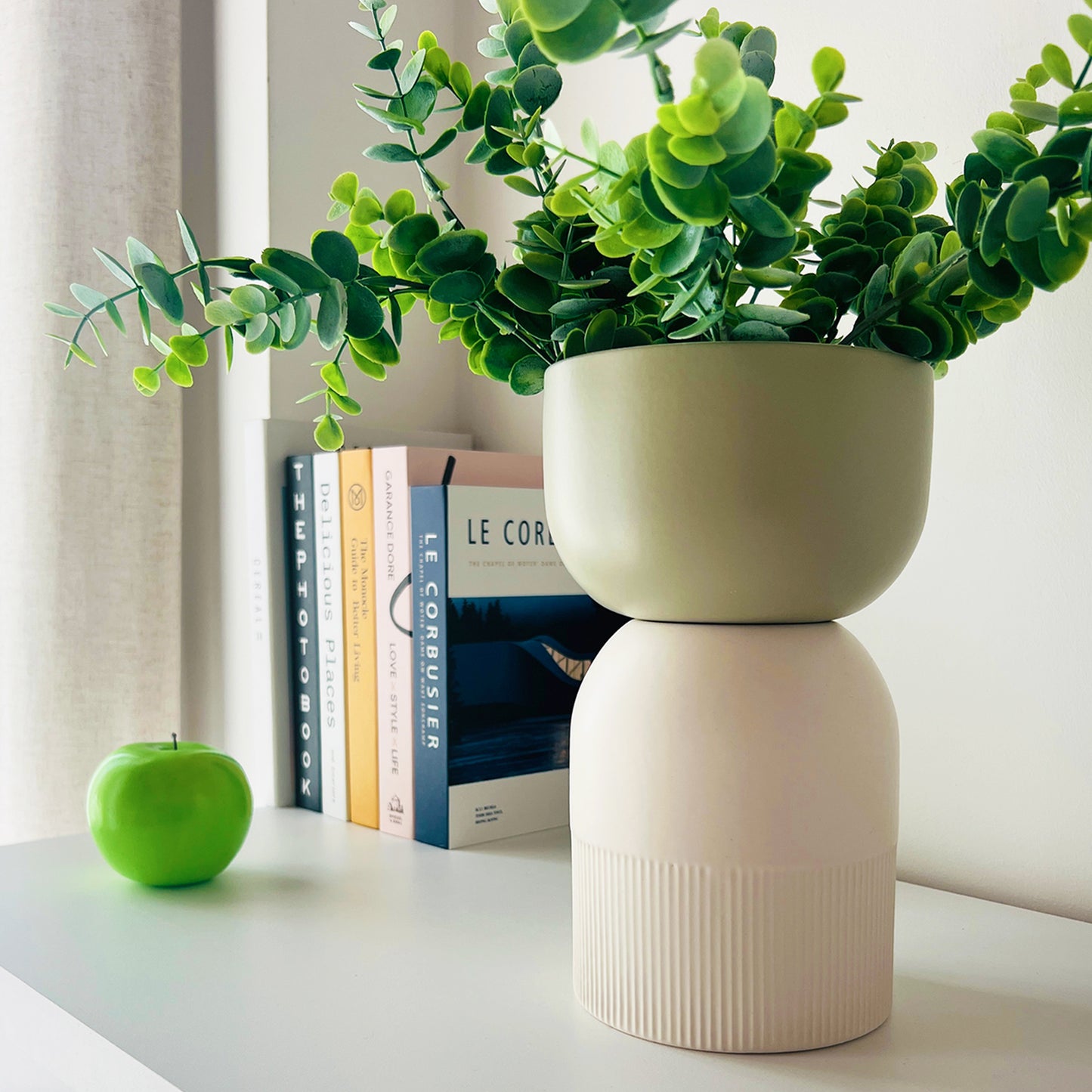 Flip Reversible Ceramic Vase – Ivory & Olive Medium