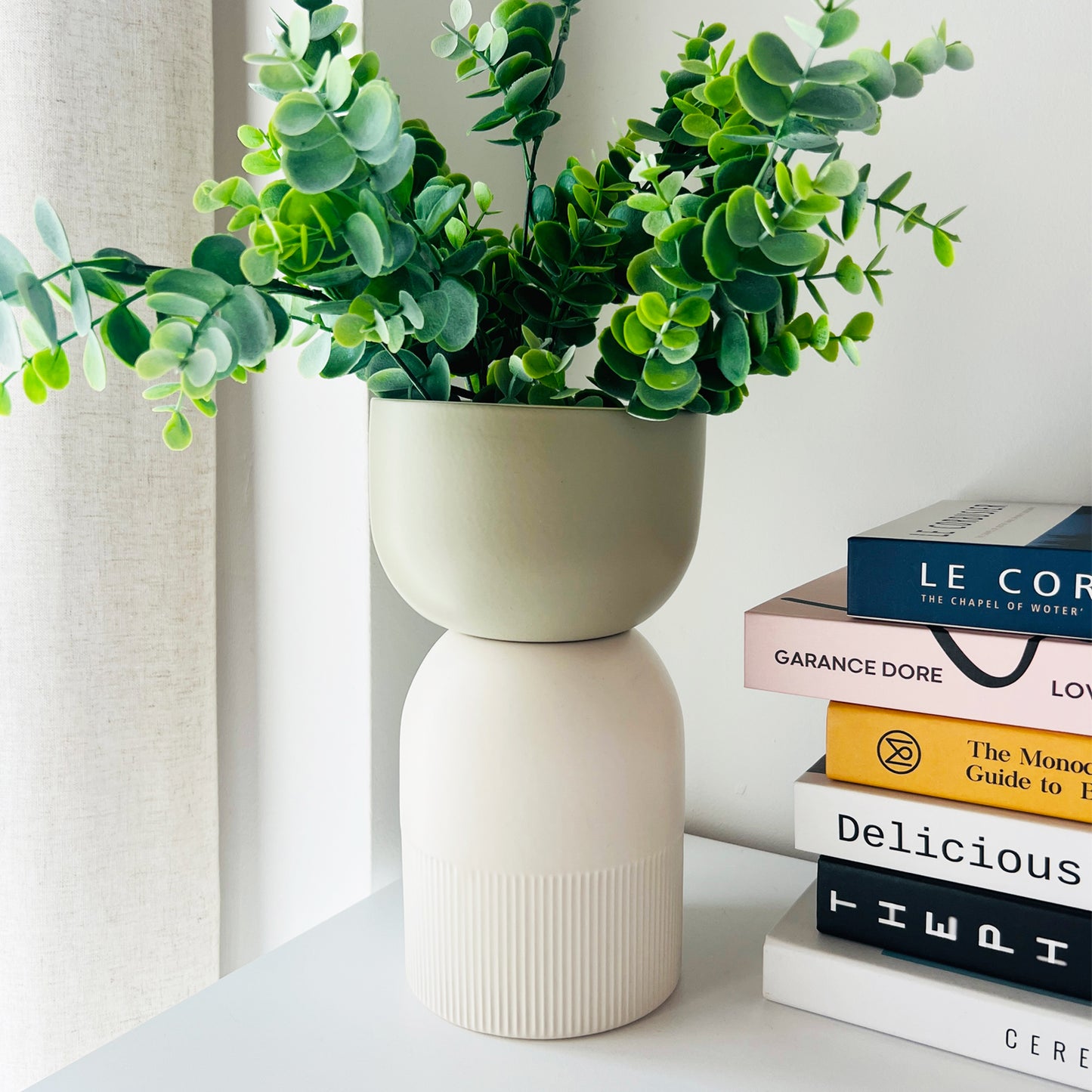 Flip Reversible Ceramic Vase – Ivory & Olive Medium