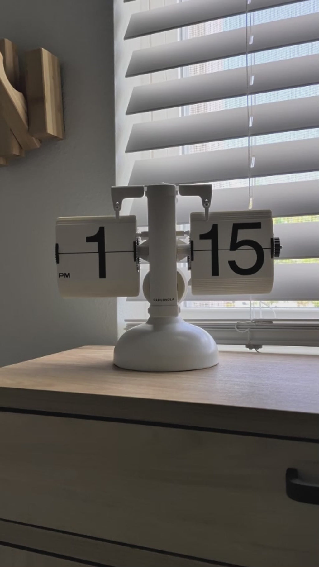 Modern Desk Flip Clock