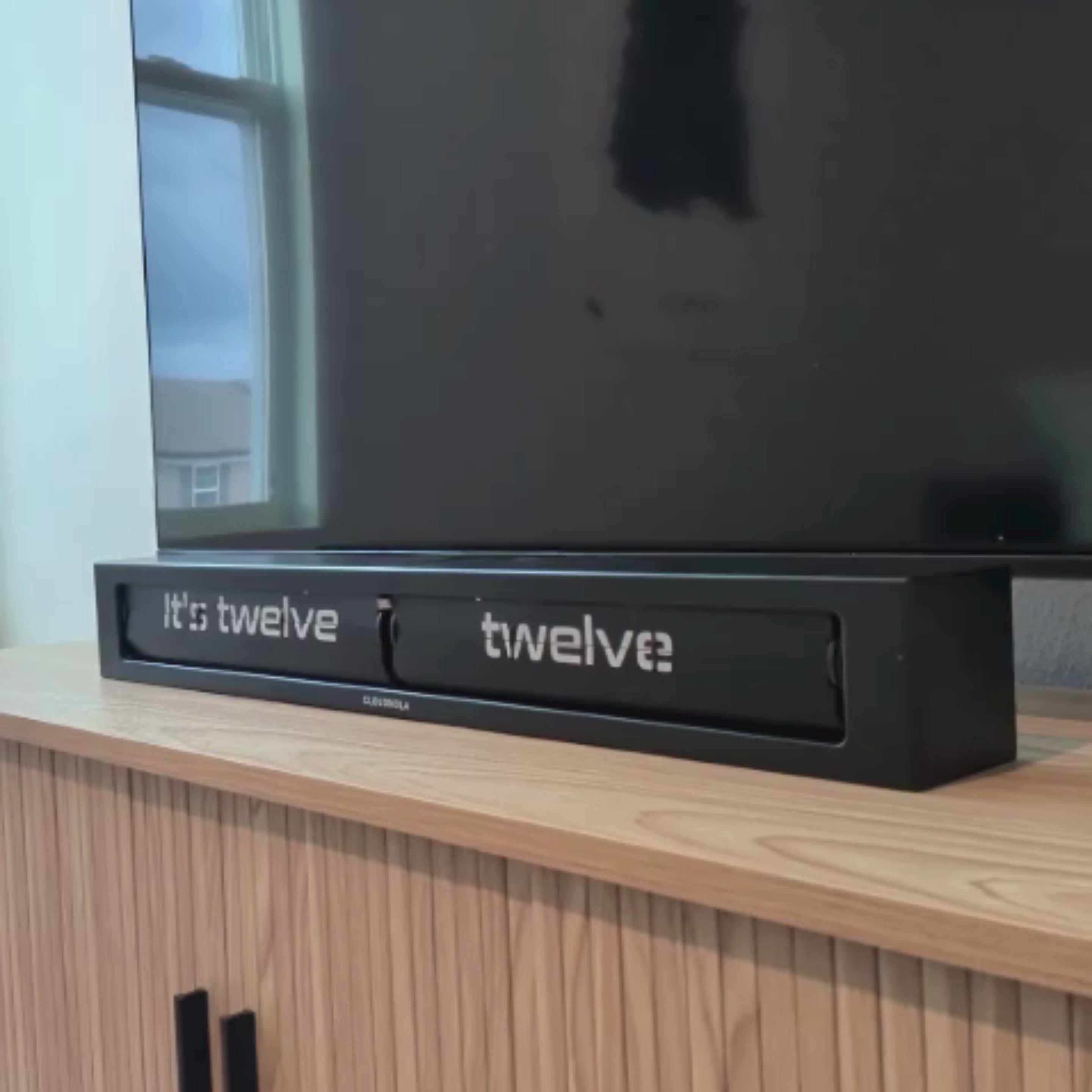 Texttime 2.0 Metal Modern Text Flip Clock